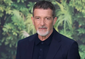 Antonio Banderas niega rumores de ruina y defiende el Teatro del Soho