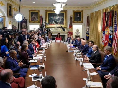 Trump traslada reunión de gabinete a la Casa Blanca por mal clima