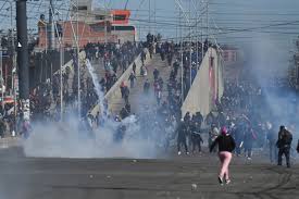 Persisten bloqueos en La Paz pese a operativo policial