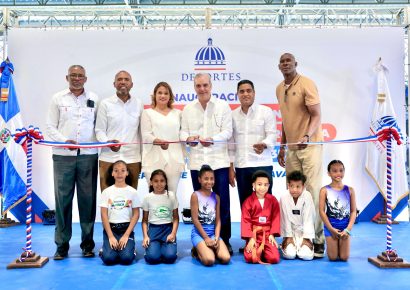 Abinader entrega cinco pabellones deportivos en La Romana