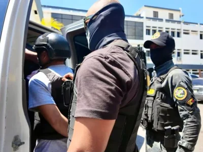 Arrestan a ocho vinculados a 1.7 toneladas de cocaína en Pedernales
