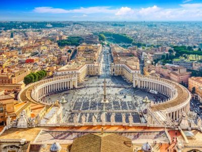 El Vaticano amenaza con excomulgar a los ‘lefebvrianos’ si consagran obispos en julio