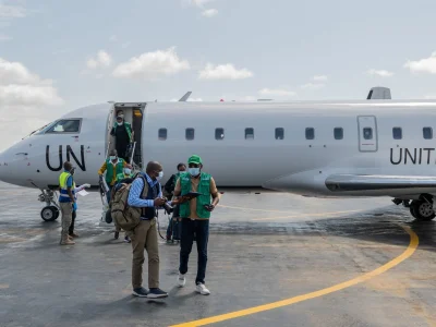 OACI afirma que transporte aéreo sigue seguro pese al brote de ébola