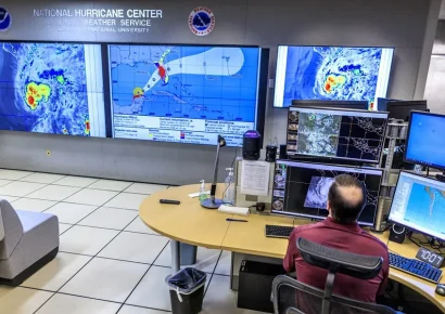 NOAA prevé una temporada de huracanes menos activa en el Atlántico en 2026