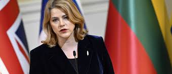 Dimite la primera ministra de Letonia tras crisis política por drones ucranianos