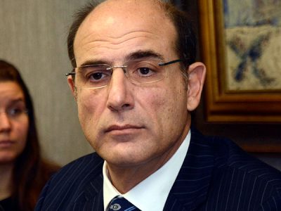 Escándalo en la Academia de Ciencias. Renuncia José Luis de Ramón