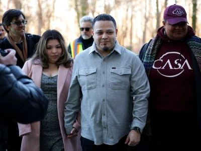 Juez desestima demanda contra salvadoreño deportado por Trump