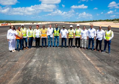 Paliza supervisa avances del Aeropuerto Cabo Rojo