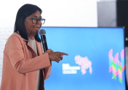 Delcy Rodríguez viaja a Países Bajos para defender los derechos de Venezuela en la disputa por el Esequibo
