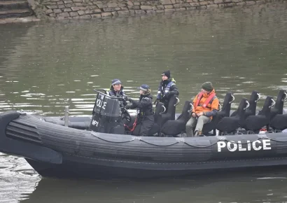Hallan los cuerpos de tres mujeres en la costa sur de Inglaterra
