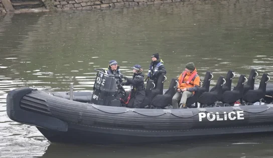 Hallan los cuerpos de tres mujeres en la costa sur de Inglaterra