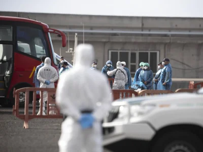 OMS: “No sería humano” obligar a pasajeros del crucero Hondius a permanecer a bordo pese a estar sanos