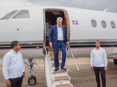 Abinader retorna al país tras agenda en Panamá y Guyana