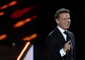 El cantante mexicano Luis Miguel continúa hospitalizado en una clínica de Nueva York tras procedimiento médico