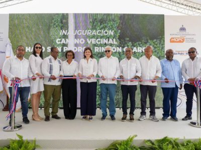 Raquel Peña impulsa diálogo social y desarrollo comunitario durante jornada en Monte Plata