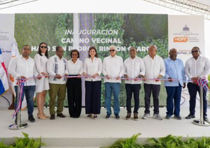 Raquel Peña impulsa diálogo social y desarrollo comunitario durante jornada en Monte Plata