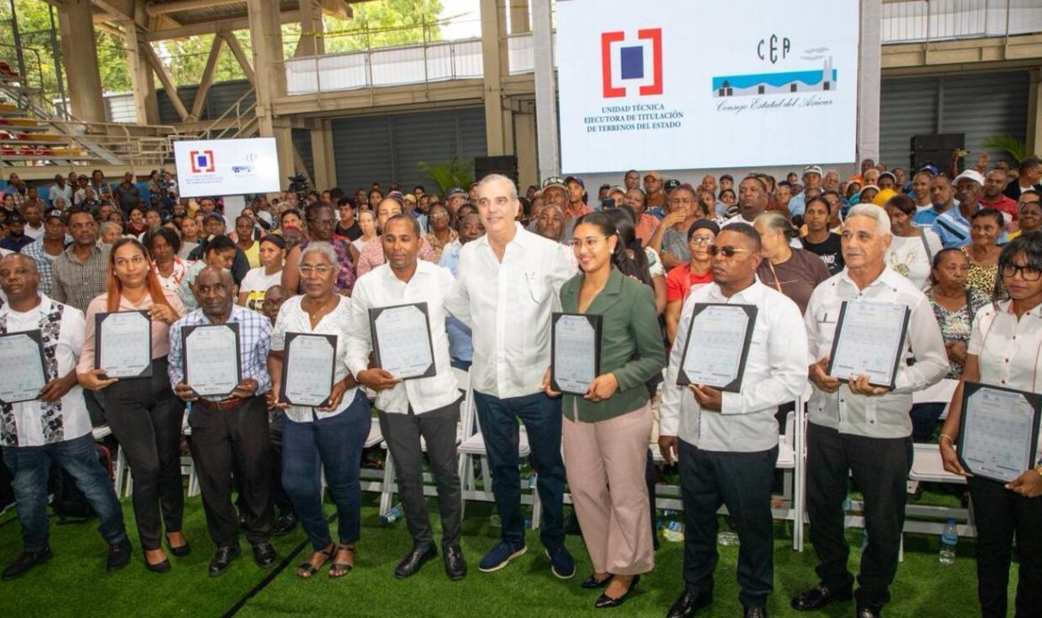 Abinader entrega 1,099 títulos de propiedad a más de 4,000 residentes de Villa Linda, Palmarejo y Pantoja