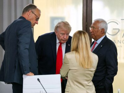 Trump arremete contra Meloni tras negar ella que le “suplicó” una foto en el G7