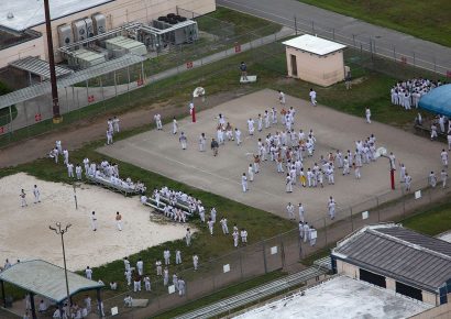 Informe federal reveló graves fallas en el mayor centro de detención migratoria de EE.UU.