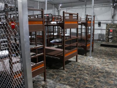 ONG denuncian opacidad en traslado de migrantes y posible cierre de ‘Alligator Alcatraz’