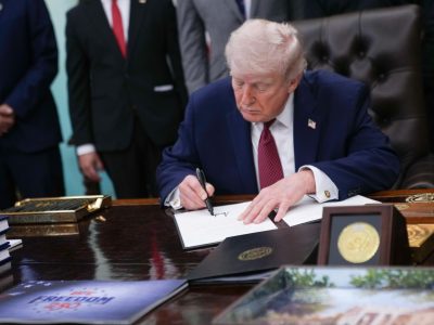 Trump firma orden ejecutiva para vetar modelos de IA