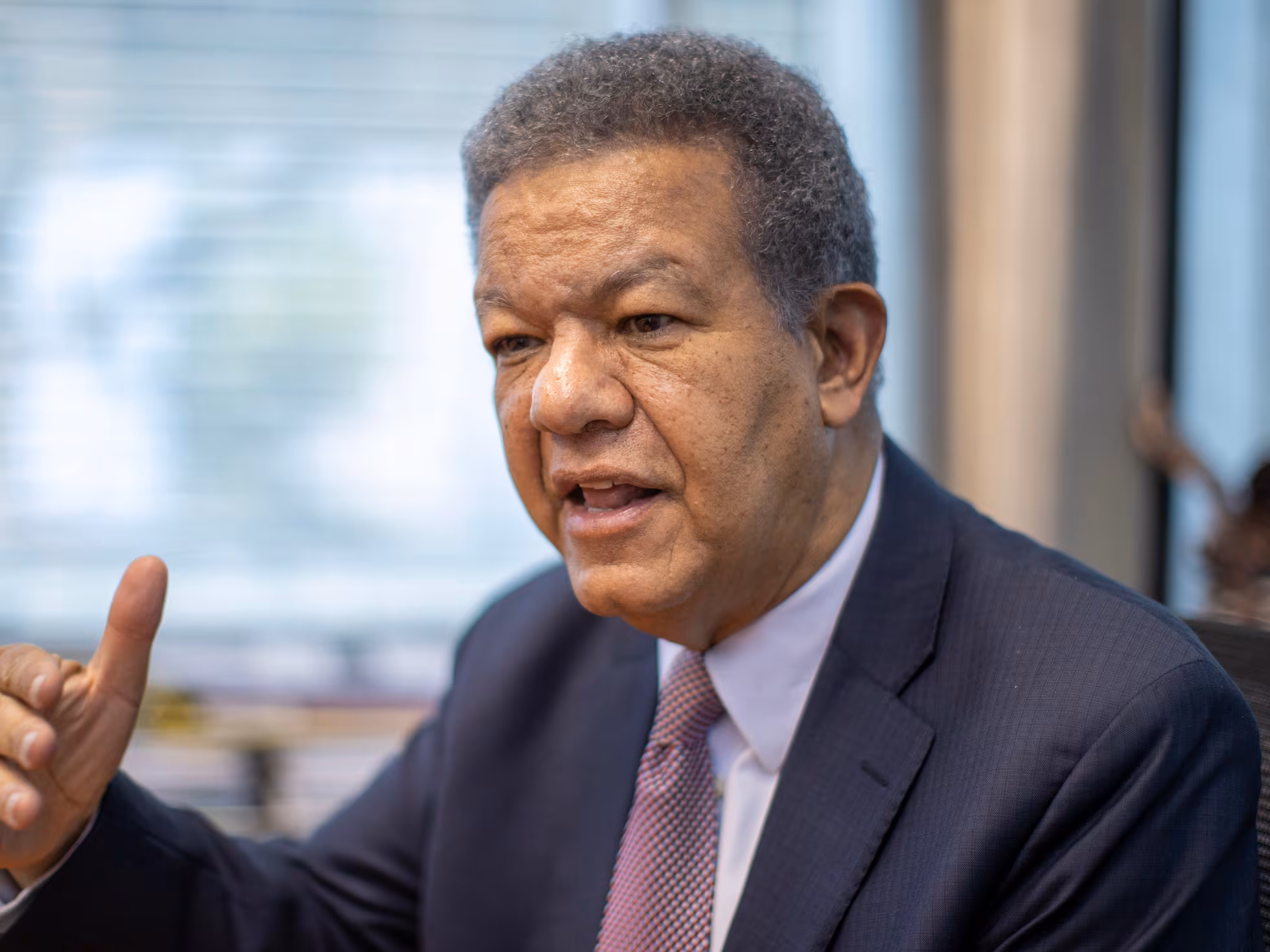 Leonel Fernández llama a donar para afectados por terremotos en Venezuela