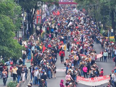Maestros en huelga exigen diálogo directo con Sheinbaum
