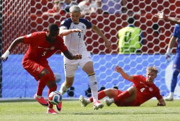 Canadá logró su primer gol en un Mundial en casa y empató 1-1 con Bosnia