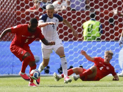 Canadá logró su primer gol en un Mundial en casa y empató 1-1 con Bosnia
