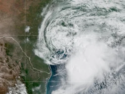 Tormenta tropical Arthur amenaza el sur de EE.UU. con lluvias e inundaciones