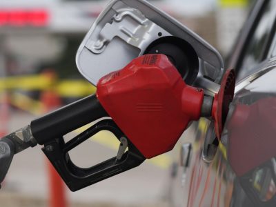 Gobierno congela precios de combustibles y aplica subsidios por RD$161.9 millones