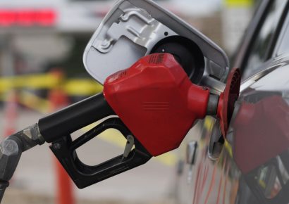 Gobierno congela precios de combustibles y aplica subsidios por RD$161.9 millones