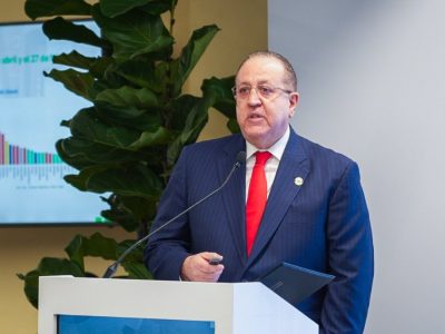 Magín Díaz anunciará medidas económicas frente a crisis internacional