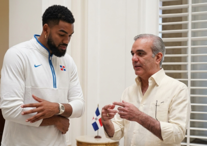 Karl-Anthony Towns conversó con Abinader y prometió traer el trofeo de la NBA a RD
