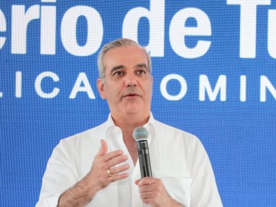 Abinader anuncia teleférico hasta Quita Sueño y ampliación de la carretera Sánchez en Haina