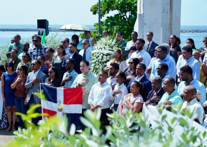 Durante homenaje a Juan Bosch y al magisterio, la Fuerza del Pueblo anuncia gran concentración nacional de la juventud