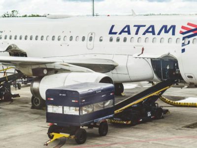 LATAM advierte que el combustible de aviación seguirá costoso incluso si termina el conflicto en Medio Oriente