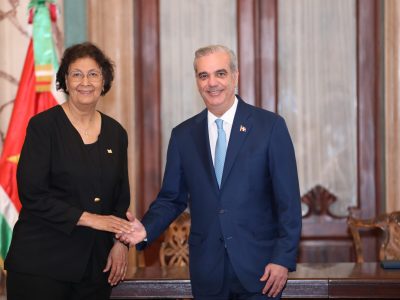 Abinader y Geerlings-Simons destacan la conectividad aérea como motor de integración regional