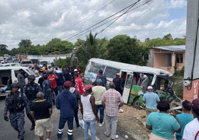 Al menos 16 personas resultaron heridas tras accidente de autobús en Hato Mayor