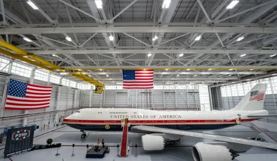 Trump presenta el nuevo avión presidencial Air Force One de lujo donado por Qatar