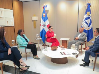 Pacheco se reúne con comitiva del Parlacen para tratar migración y ciberseguridad