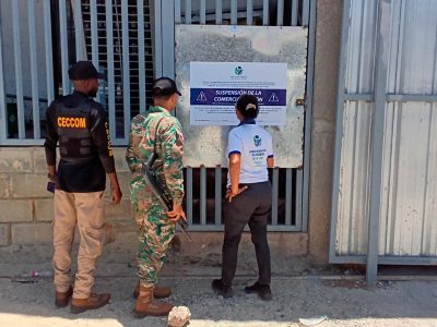 Clausuran almacén en SC por vender productos caducados y carne en descomposición; propietario detenido