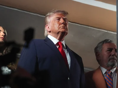 Trump autoriza acceso limitado al modelo más avanzado de Anthropic para empresas y agencias federales en EE. UU.