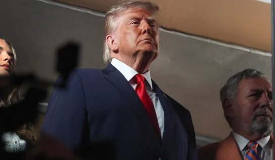 Trump autoriza acceso limitado al modelo más avanzado de Anthropic para empresas y agencias federales en EE. UU.