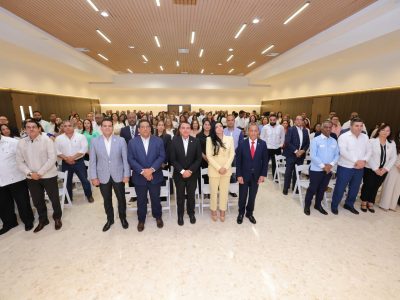 SNS reúne autoridades para reforzar transparencia en hospitales públicos