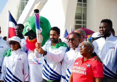 Monte Plata celebró con fervor el paso de la antorcha olímpica rumbo a Santo Domingo 2026