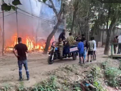 Bomberos de Salcedo acudieron a incendio en motocarro, generando críticas en redes