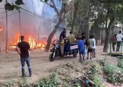 Bomberos de Salcedo acudieron a incendio en motocarro, generando críticas en redes