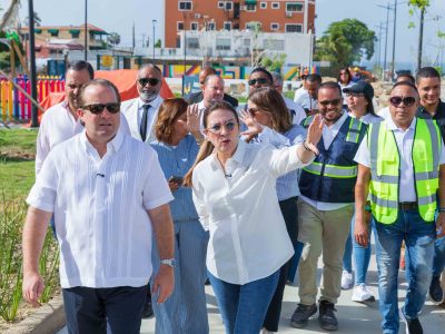Carolina y Paliza supervisan trabajos finales del Paseo 30 de Mayo y anuncian su inauguración la próxima semana
