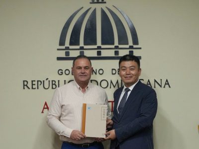 Delegación china muestra interés en impulsar la mecanización agrícola en RD